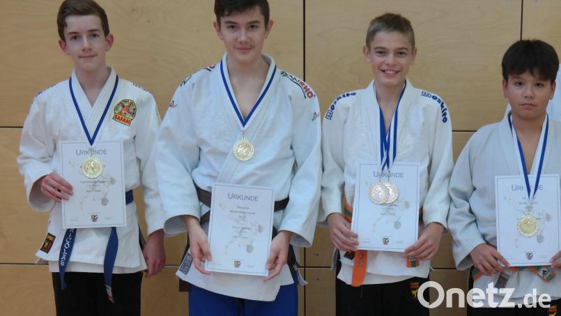 Auf dem Bild von links: Nicolas Nagelschmidt, Marcel Knaus, Leon Beidin und Diego Schnellinger. Bild: shu