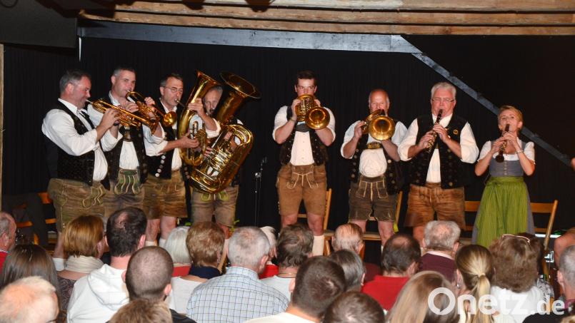 Die "Tanngrindler Musikanten" begeisterten bei ihrem lang ersehnten Auftritt im "Schafferhof" die Besucher. Bild: bey