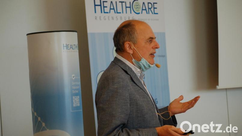 Infektiologe Bernd Salzberger zog beim Innovationstag des Bioparks Regensburg Lehren aus der Covid-Pandemie für die Hygiene. Bild: gib