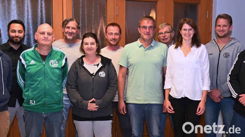 Der neue DJK-Vorstand (von links): Jaro Jungmann, Erdal Izmire, Jürgen Stauber, Manfred Weiß, Evelyn Bojer, Markus Plankl, Thomas Milde, Georg Klier, Anna Seifert, Kai Hempel und Jörg Lütje. Bild: gf