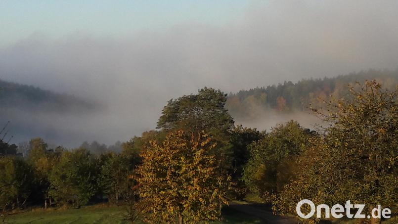 Die aufsteigenden Nebelschwaden tauchen die Landschaft in eine außergewöhnliche Stimmung. Bild: dob