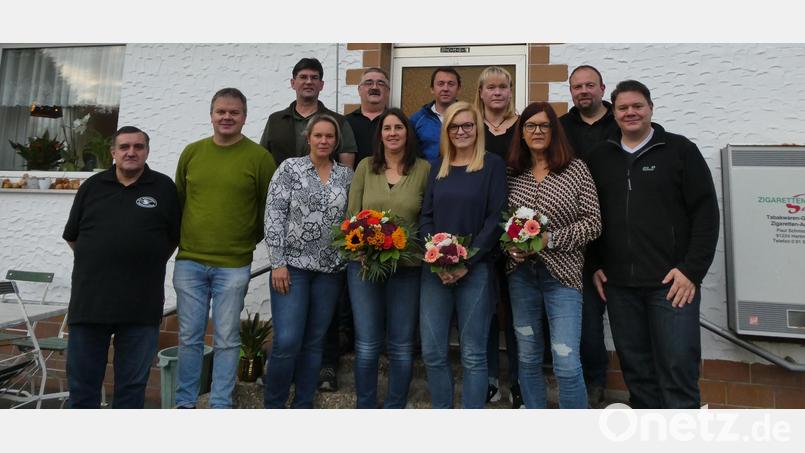 Die Hüttenjäger lassen sich nicht lange bitten, für ihre Gemeinschaft Verantwortung zu übernehmen. Gerhard Lehner (links) mit seinen alten und neuen Vorstandskollegen Bild: gmü
