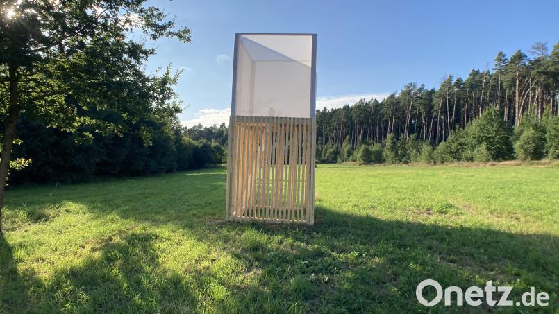 Als Projektarbeit für ihr Industrie-Design-Studium hat Marie-Sofie Delling unter dem Themenkomplex &quot;Living Forest&quot; (lebender Wald) diesen Hochsitz entworfen. Zielgruppe sind aber nicht Jäger, sondern Erholungssuchende. Bild: bl