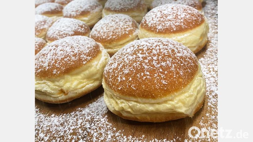 Blech an Blech rollten die Krapfen im vergangenen Jahr aus den Backöfen der Bäckereien Maschauer und Berthold Brunner. In diesem Jahr wird die Benefizaktion des Lions-Clubs Tirschenreuth von der Bäckerei Sölch in Mitterteich mit unterstützt. Bild: ubb