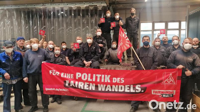 Der Aktionstag der IG Metall in der Schweißabteilung bei Siemens in Luhe-Wildenau. Bild: Günther Lehrer/exb