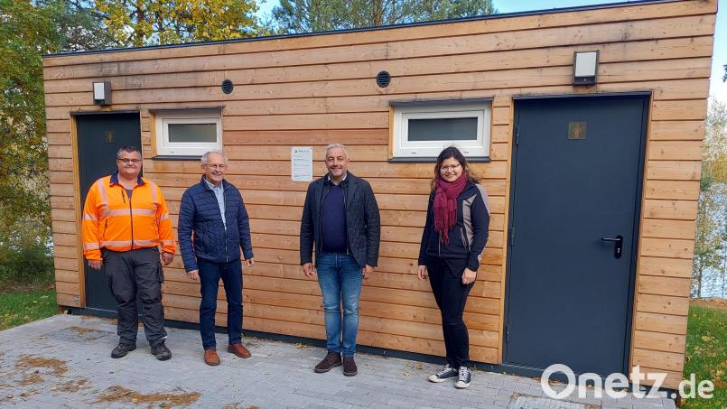 Am Südufer des Steinberger Sees wurde eine neue WC-Anlage in Betrieb genommen. Bild: Michael Weiß/exb