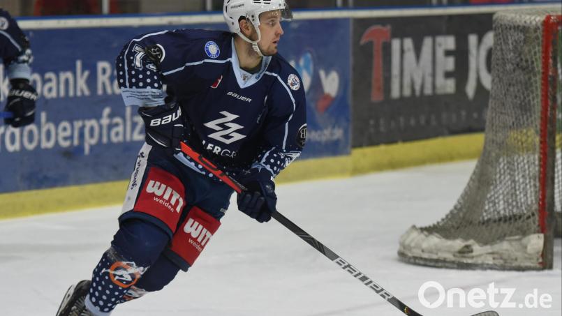 Die Blue Devils verloren am Sonntag in Memmingen mit 4:5 nach Penaltyschießen. Tomas Rubes erzielte in der regulären Spielzeit zwei Tore. Im Penaltyschießen traf der Tscheche drei Mal, den vierten Penalty vergab Rubes. Archivbild: gb