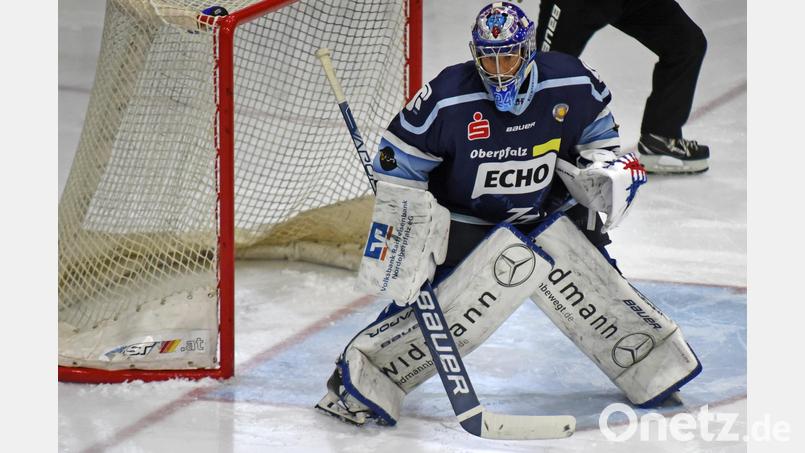 Jaroslav Hübl hütet seit dieser Spielzeit das Tor beim Eishockey-Oberligisten Blue Devils Weiden. Bild: gb