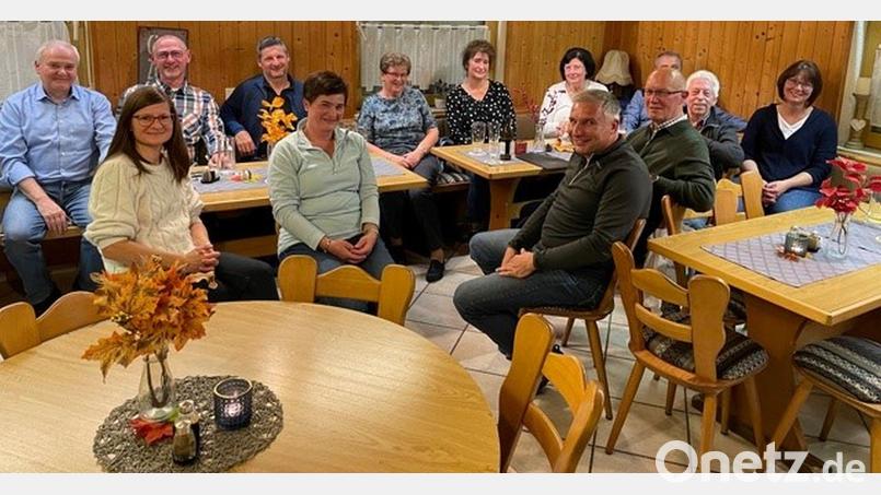 Bei der Jahreshauptversammlung des Kapellenbauvereins Witzlasreuth kündigte Vorsitzende Claudia Christl (Zweite von links) an, dass sie 2022 nicht mehr zur Wiederwahl antrete. Bild: Gemeinde Kulmain/exb