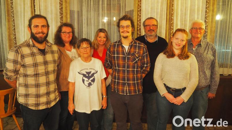 Das bewährte OF-Team mit Felix Steiner (vorne, Mitte ) an der Spitze und seinem Stellvertreter Manuel Würth (links) Bild: stn
