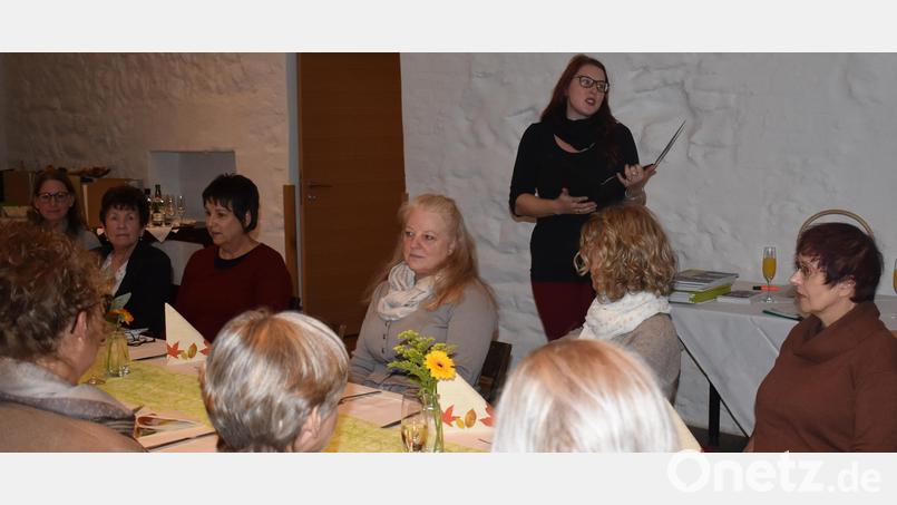 Die Teilnehmer des Kräuterführerlehrgangs bei der Übergabe der Zertifikate. Bild: Umweltstation Waldsassen/exb