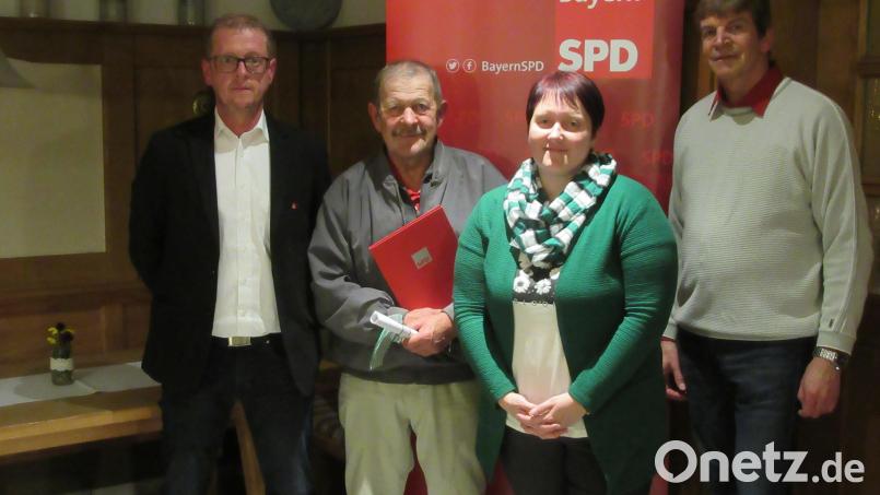 Ehrung für 50-jährige Mitgliedschaft (von links): Vorsitzender Andreas Koch, Martin Binner, Zweite Vorsitzende Elisabeth Strobl und stellvertretender Landrat Michael Rischke. Bild: koa
