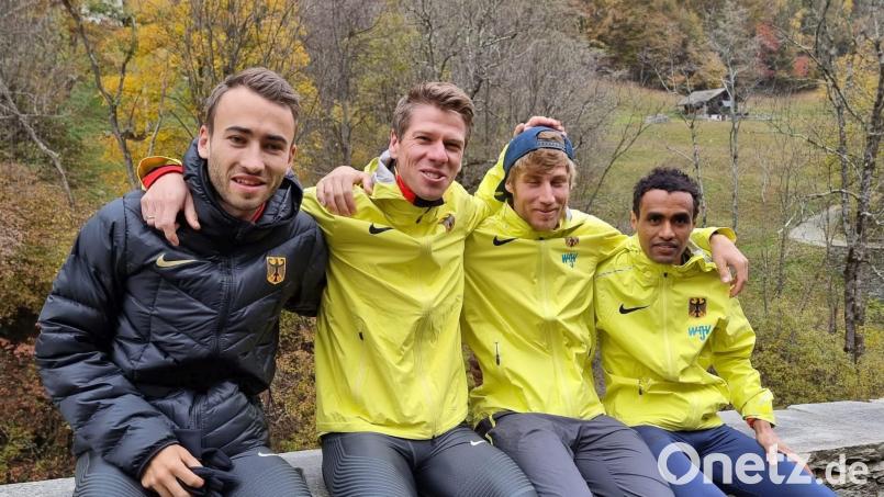 Maximilian Zeus (links) und seine Kollegen vom Berglauf-Nationalteam. Bild: Zeus