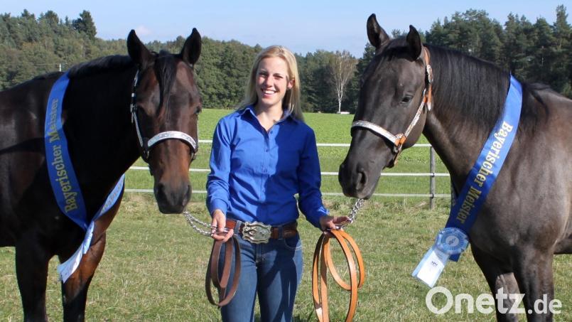 Franziska Götz aus Moos ist stolz auf ihre beiden Quarter-Horse-Stuten &quot;Dream&quot; und &quot;Joy&quot;. Mit ihnen zusammen ist sie schon weit gekommen. Bild: ilt