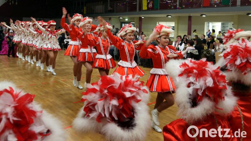 Den Stadtball nutzte die Nabburger Faschingsgesellschaft gerne als Schaulaufen für ihre Garden. 2022 wird es dazu nicht kommen können. Archivbild: Gerhard Götz