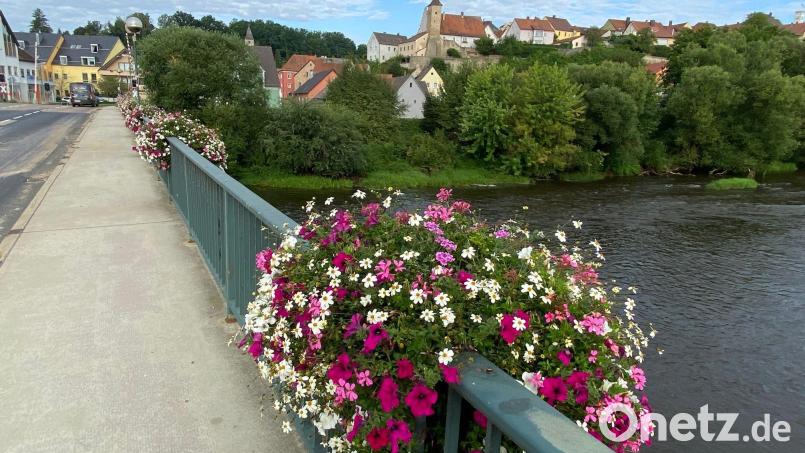 Die Stadt kauft die Blumenkästen und lässt sie wieder bepflanzen. Bild: jua