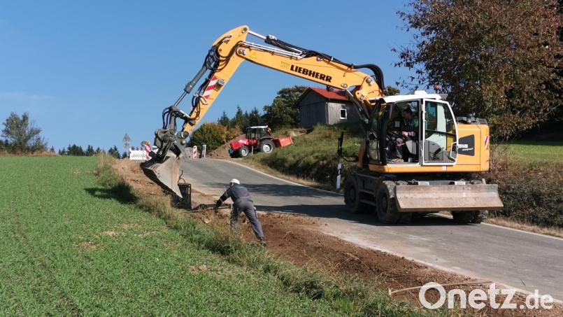 Die letzten Arbeiten an der Verbundleitung zum Hochbehälter Ödmiesbach laufen. Bild: Portner