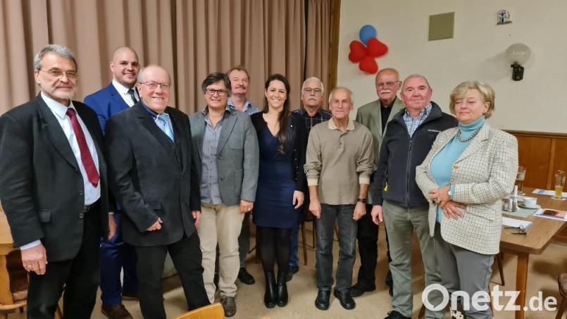 Neuwahlen standen im Mittelpunkt der Jahreshauptversammlung des Haus- und Grundbesitzervereins Schwandorf. Unser Bild zeigt den neuen Vorstand. Bild: Ursula Bauer/exb