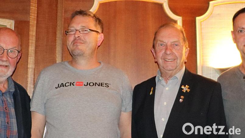 Aufgaben bei der SRK Edelsfeld übernehmen (von links) Kassier Rudi Gruber, der neue Vorsitzende Michael Schuster, Stellvertreter Fritz Haas und Kassenprüfer Ingo Schuster. Bild: gru