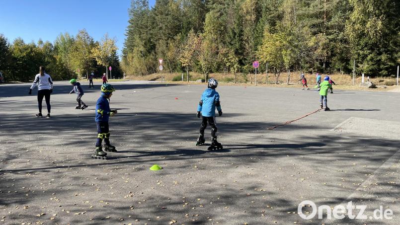 Training der Sparte Ski des TSV Flossenbürg am Wanderparkplatz Gaisweiher Bild: cro