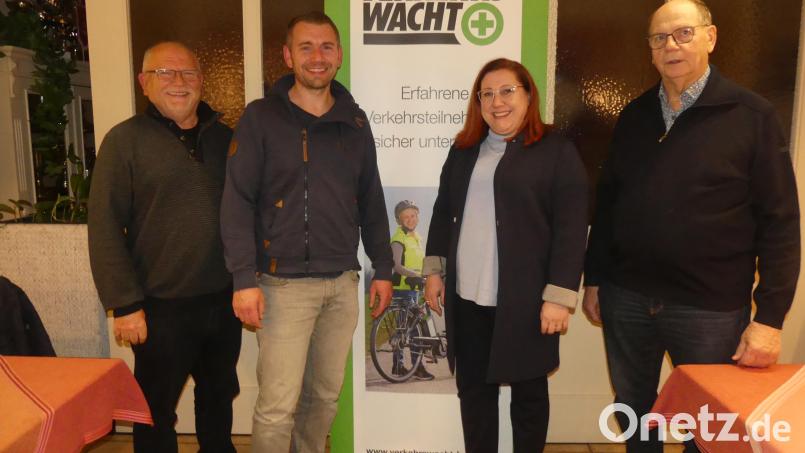 In den Vorstand der Gebietsverkehrswacht gewählt wurden: Hans Bscherer (von links), Andreas Bscherer, Dagmar Höller und Horst Rozinski. Bild: exb