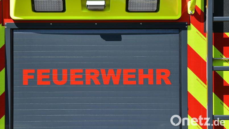 Die Amberger Feuerwehr wurde am Samstag, 6. November, zu einem Brand in der Steingutstraße gerufen. Symbolbild: Martin Schutt/dpa