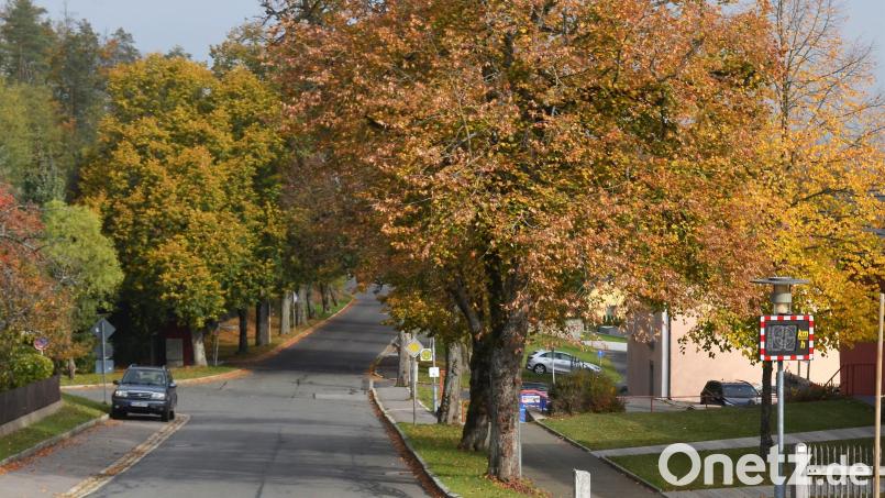 Der Bereich Schule und Gemeindezentrum wird die erste Maßnahme der Dorferneuerung. Bild: fz