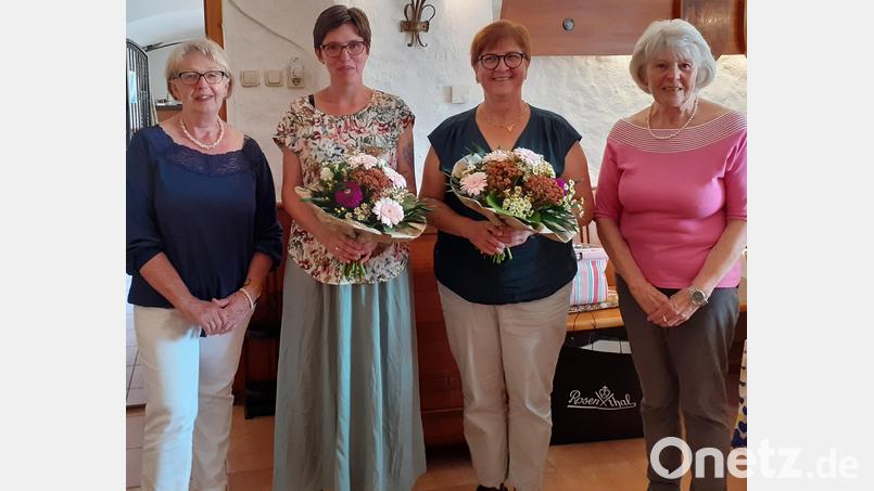 Die Frauen-Union Vilseck-Schlicht-Sorghof feiert 40-jähriges Bestehen und ehrt langjährige Mitglieder (von links): Gertrud Maul (ehemalige Zweite Vorsitzende), Sabine Kederer (neue Zweite Vorsitzende), Regina Freitag (neue Vorsitzende) und Waltraud Schlicht (ehemalige Vorsitzende). Bild: Brenda Wild/exb