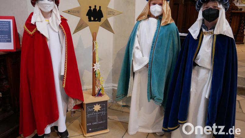 Auf seiner Reise durch das Bistum Regensburg machte der Staffelstern der Sternsinger-Organisation Zwischenstation in der Basilika. Bild: hmr