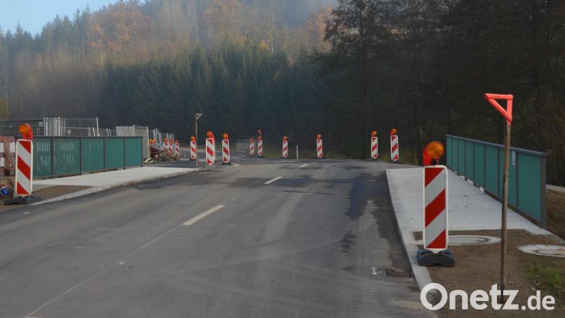 Freie Fahrt auf der Kreisstraße 32 bei Peugenhammer in Richtung Georgenberg. Seit Montag ist die Strecke wieder für den Verkehr freigegeben. Bild: dob