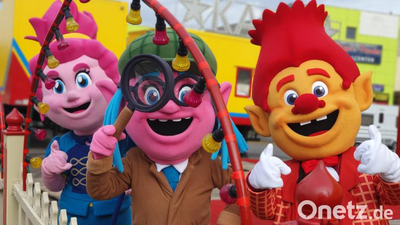 Remo's Maskottchen-Figurenshow-Theater. Das Puppenspiel mit handgemachten Figuren gastiert ab dem 12. November auf dem neuen Zeltplatz in Weiden. Bild: Remo Frank/exb