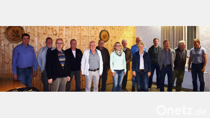 Auch für 2020 gab es Ehrungen unter anderem durch Vorsitzenden Tim Jüntgen (links) und 2. Vorsitzender Günter Grassler (rechts). Bild: oe