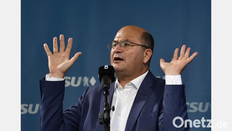 &quot;Tut mir leid, aber kommt erst mal von euren Schulden runter&quot;, scheint Finanzminister Albert Füracker Richtung Weidener Rathaus zu sagen. Sein Ressort gibt dieses Jahr keine Schlüsselzuweisungen an die Stadt. Symbolbild: Petra Hartl