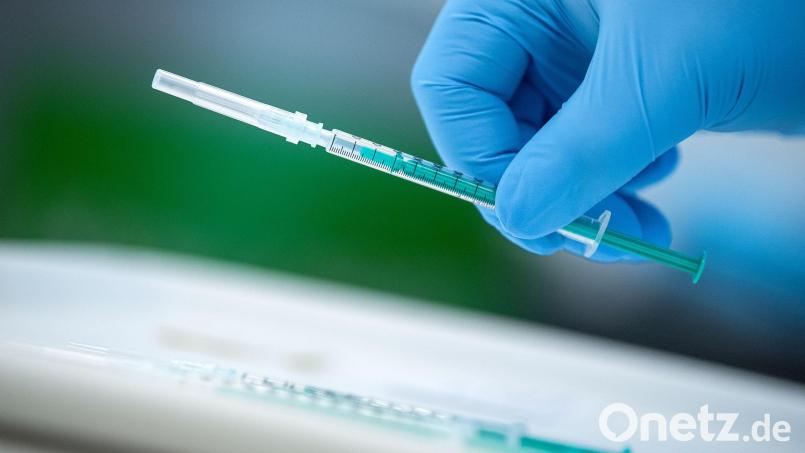 Der Münchner Infektiologe Christoph Spinner hält einen neuen Lockdown für nicht hilfreich. Symbolbild: Sina Schuldt/dpa