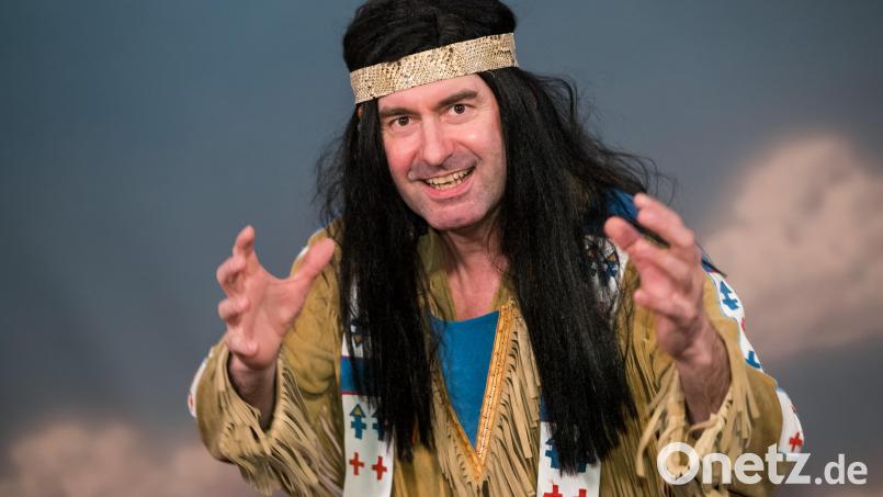 Der bayerische Wirtschaftsminister, Hubert Aiwanger (Freie Wähler), als Winnetou bei der &quot;Fastnacht in Franken&quot; im Jahr 2017. Kann man das heute noch so machen? Symbolbild: Daniel Karmann/dpa