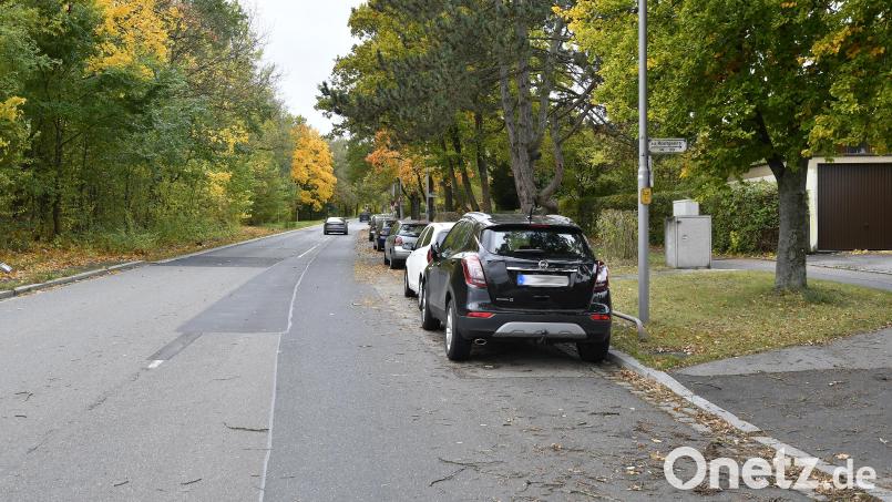 Hier, entlang der Köferinger Straße, soll links und rechts ein Radweg entstehen. Die Diskussion darüber ist bereits im Gange. Bild: Petra Hartl
