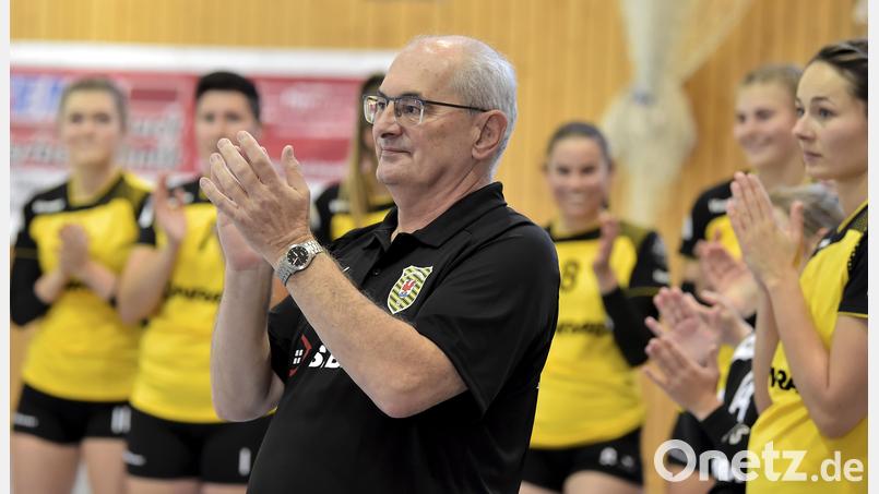 Sigi Meier, Trainer des SV Hahnbach, muss auf zwei wichtige Spielerinnen verzichten. Archivbild: Ziegler