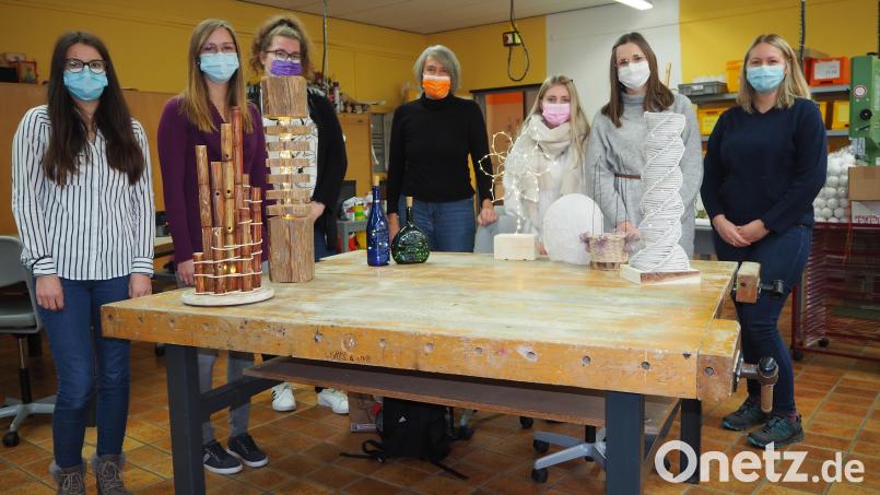Auch handwerkliches Geschick kommt den künftigen Erziehern zugute. Bild: krb