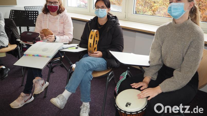 Ein Erzieher oder eine Erzieherin brauchen viele Talente. Auch Musikalität schadet da nichts. Die Fachakademie in Neustadt bietet jede Menge Zusatzkurse an. Bei einem Infoabend werden alle Möglichkeiten geschildert. Bild: krb