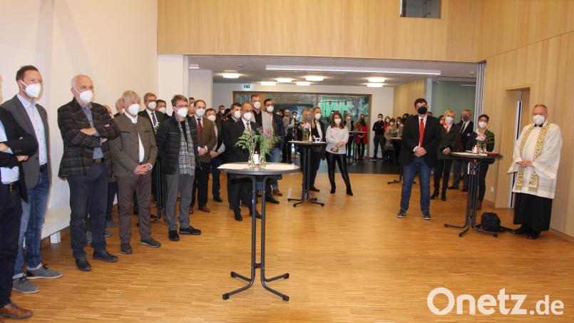 Viele Gäste waren zur Einweihung des neuen Kindergartens &quot;Kinderhaus Weltentdecker&quot; gekommen. Dabei wurden die 2G-Regeln strengstens beachtet. Bild: kro