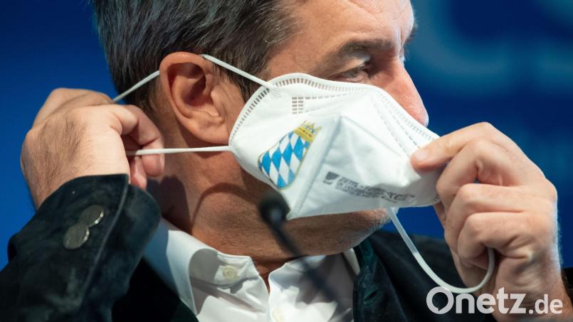 Markus Söder, CSU-Vorsitzender und Ministerpräsident von Bayern, bei einer Pressekonferenz. Unter der rasch steigenden Zahl von Corona-Toten in Bayern ist ein vergleichsweise hoher Anteil vollständig Geimpfter. Bild: Sven Hoppe/dpa