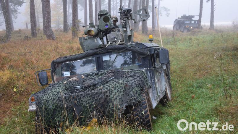 Warten, bis über Funk das &quot;Go&quot; zum Vorrücken in Richtung Raversdorf kommt. Bild: bö