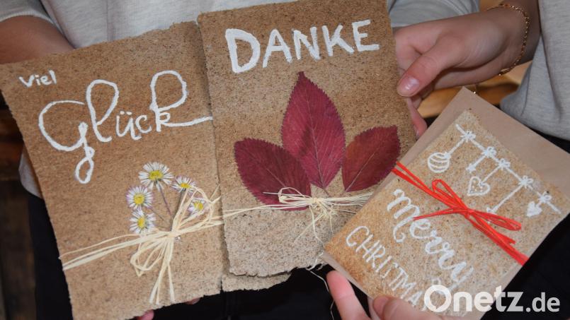 Ein paar beispiele, wofür man das Papier aus Laub verwenden kann. Doch der Gestaltungsvielfalt sind praktisch keine Grenzen gesetzt. Bild: bö