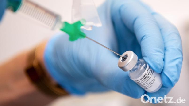 Auch Kliniken in Nürnberg und Erlangen haben der dpa mitgeteilt, dass es dort nach Impfungen zu keinem größeren Ausfall von Ärzten und Pflegepersonal gekommen sei. Bild: Sven Hoppe