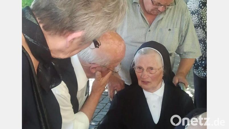 Schwester Germella hörten alle Menschen gern zu. Nun ist die Ordensfrau, die 16 Jahre lang den Hahnbacher Kindergarten leitete, gestorben. Archivbild: mma
