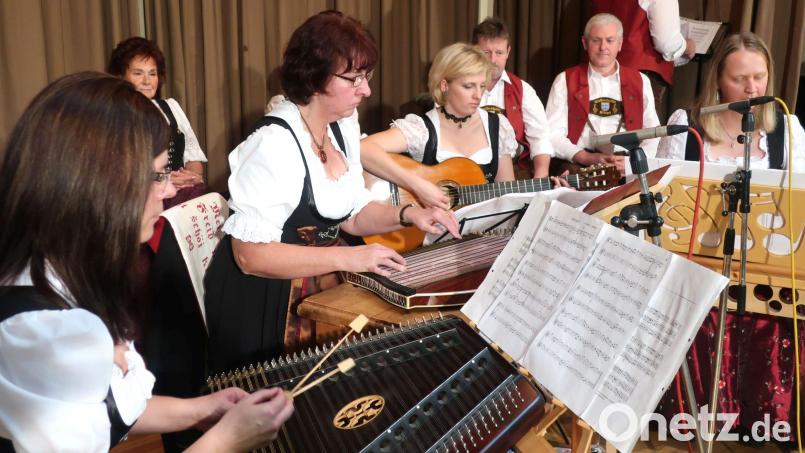 Am 20. November hätte das Sänger- und Musikantentreffen in Schwarzenfeld stattfinden sollen. Es wurde wie der Weihnachtsmarkt eine Woche später abgesagt. Archivbild: Hirsch