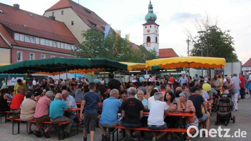 Am 12. Juni 2022 soll wieder ein Bürgerfest in Tirschenreuth stattfinden. Dazu werden auch Gäste aus La Ville du Bois erwartet. Unser Bild entstand beim Bürgerfest vor drei Jahren. Bild: kro