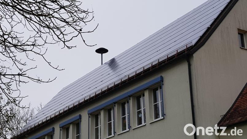Motorbetriebene Sirenen, wie etwa auf dem Schuldach installiert, könnten elektronisch umgerüstet werden. Bild: dhi