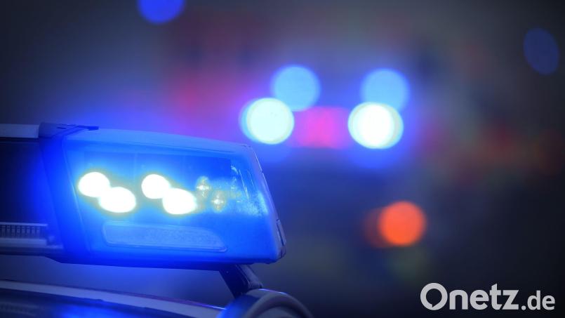 Die Polizeiinspektion Vohenstrauß sucht Zeugen des Unfalls am 4. November beim Vohenstraußer Friedhof. Symbolbild: Karl-Josef Hildenbrand/dpa