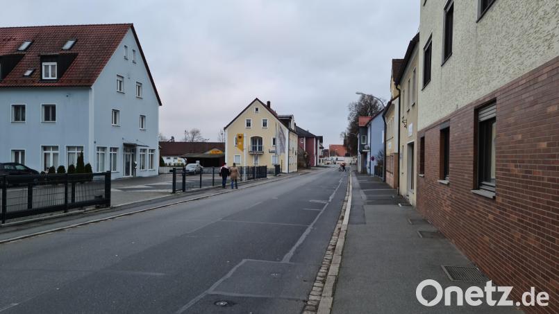 Mit dem Neubau des &quot;Netto&quot;-Supermarktes will die Stadt Pressath die Bahnhofstraße gleich mit erneuern. Bild: sne
